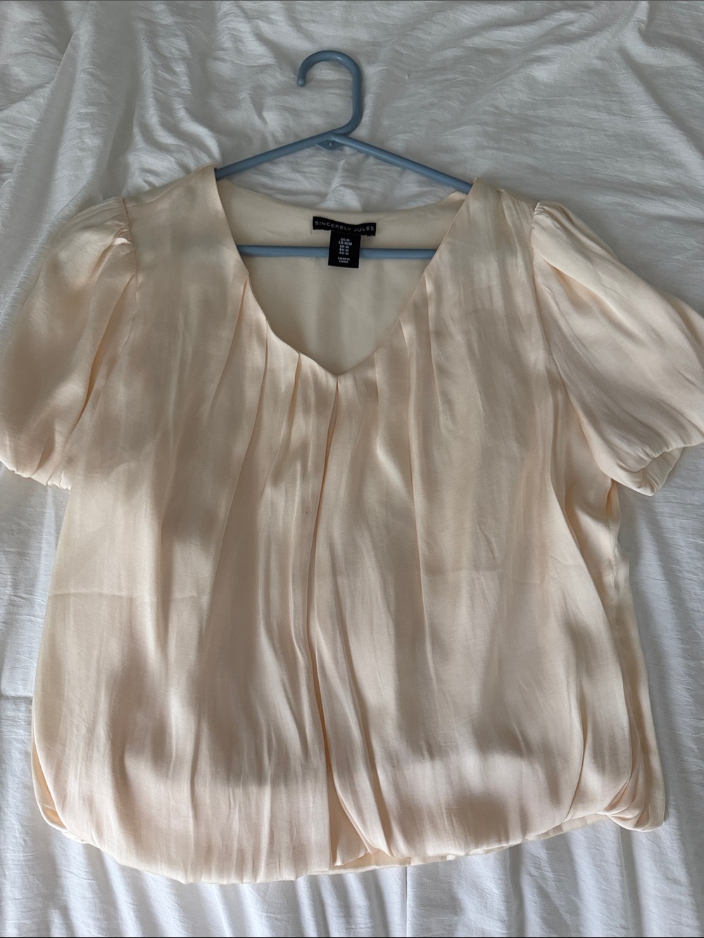 Sincerely Jules Cream V-Neck Puff Sleeve Blouse